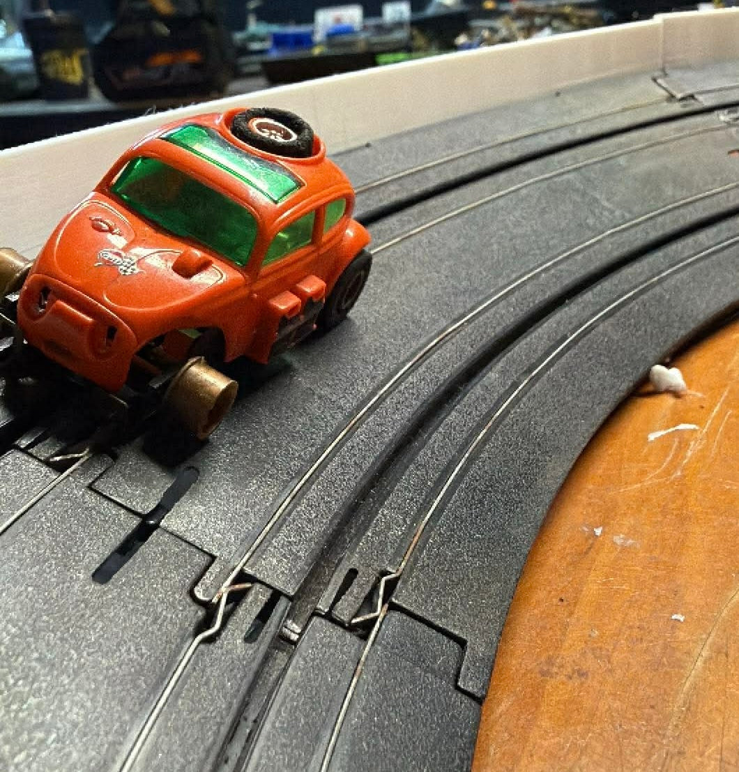 ThunderWall - Banked Turn Outer Barrier -  AFX / AutoWorld compatible