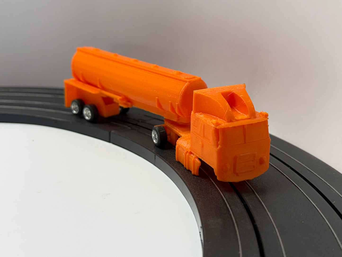 THUNDERMOBILE – Truck Body and trailer