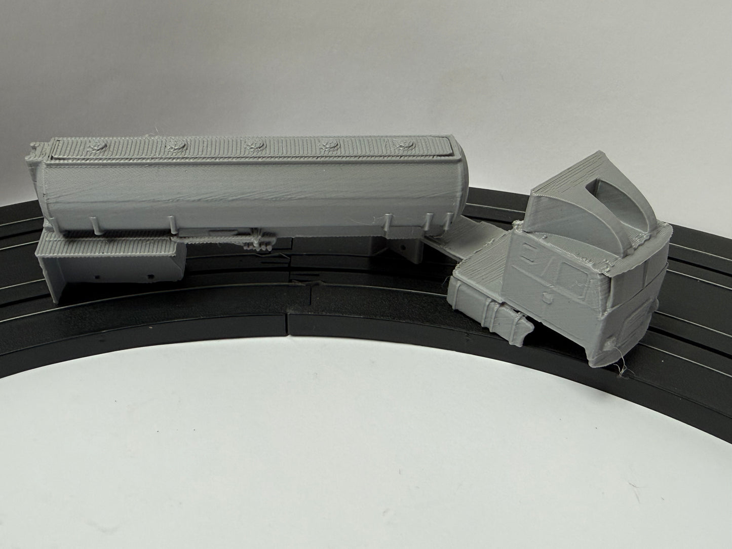 THUNDERMOBILE – Truck Body and trailer